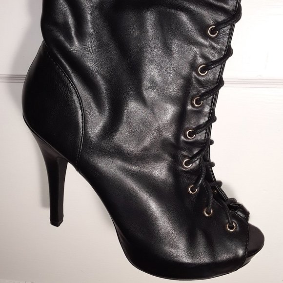 Free Reign Blk Vegan Wide Calf Lace-up Heel Boots - Picture 9 of 9